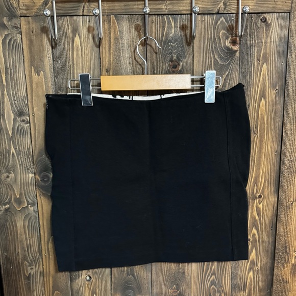 Zara Stretchy Mini Skirt EUC - Picture 3 of 7